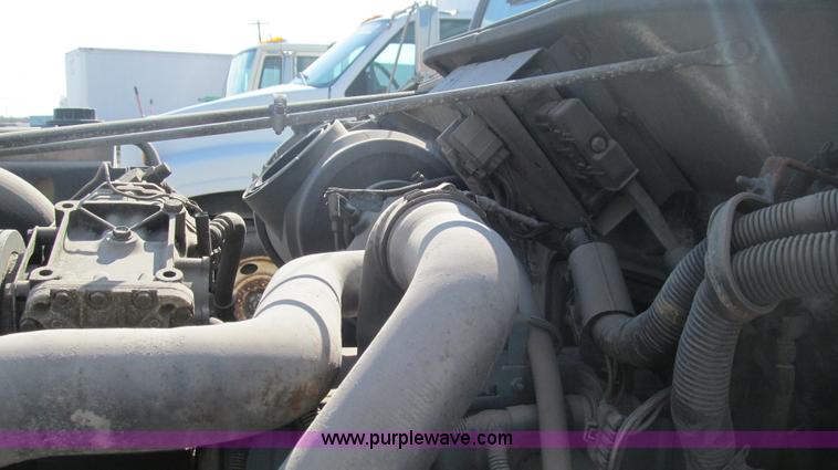 image for item F3056 1998 International 4700 refrigerated box truck