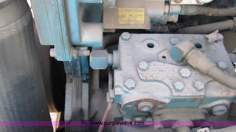 image for item F3056 1998 International 4700 refrigerated box truck