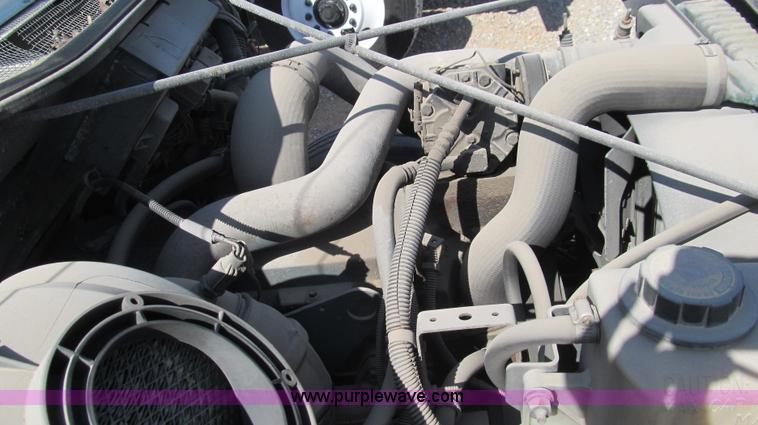 image for item F3056 1998 International 4700 refrigerated box truck