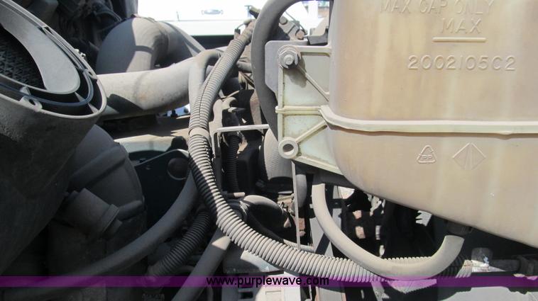 image for item F3056 1998 International 4700 refrigerated box truck