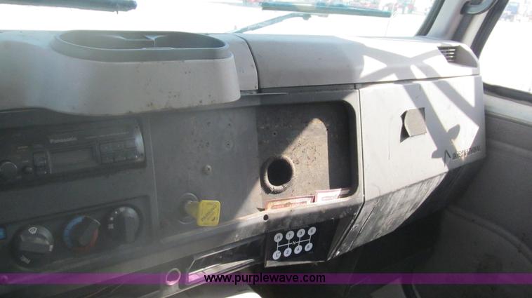 image for item F3056 1998 International 4700 refrigerated box truck