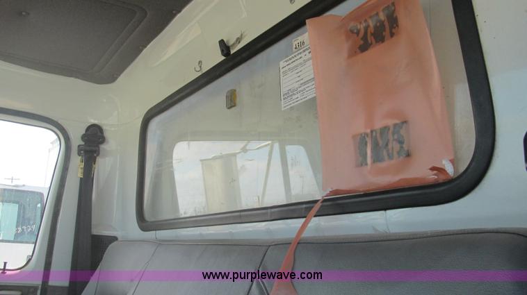 image for item F3056 1998 International 4700 refrigerated box truck