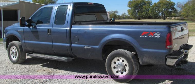image for item F3062 2006 Ford F250 Lariat Super Duty FX4 SuperCab pickup truck