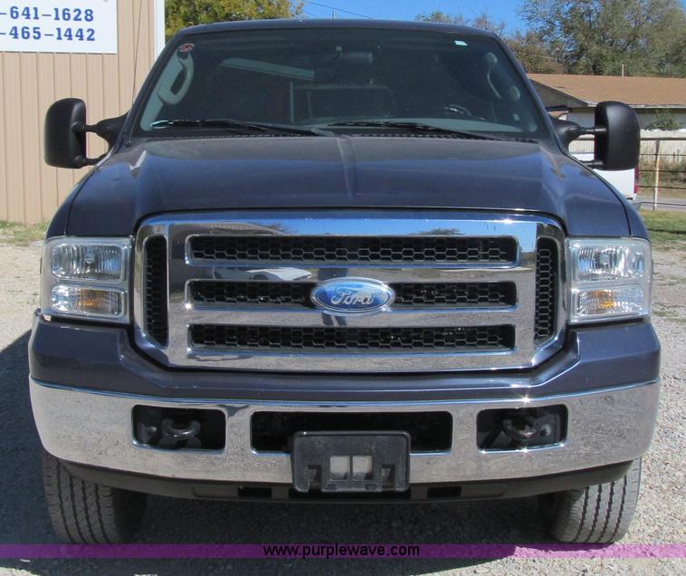 image for item F3062 2006 Ford F250 Lariat Super Duty FX4 SuperCab pickup truck