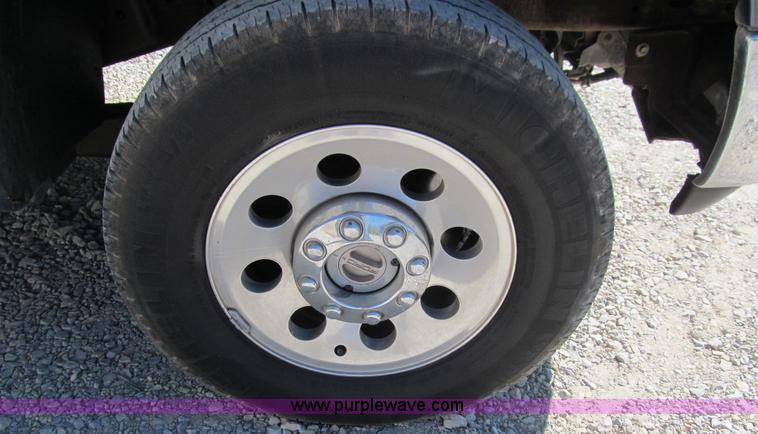 image for item F3062 2006 Ford F250 Lariat Super Duty FX4 SuperCab pickup truck