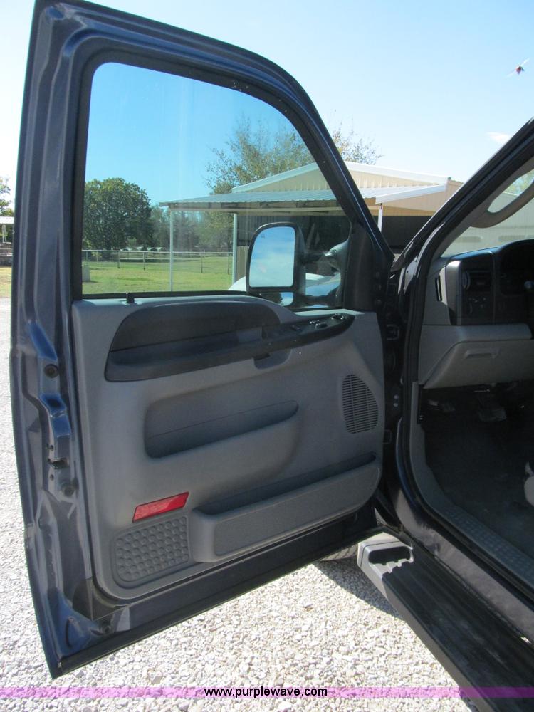 image for item F3062 2006 Ford F250 Lariat Super Duty FX4 SuperCab pickup truck