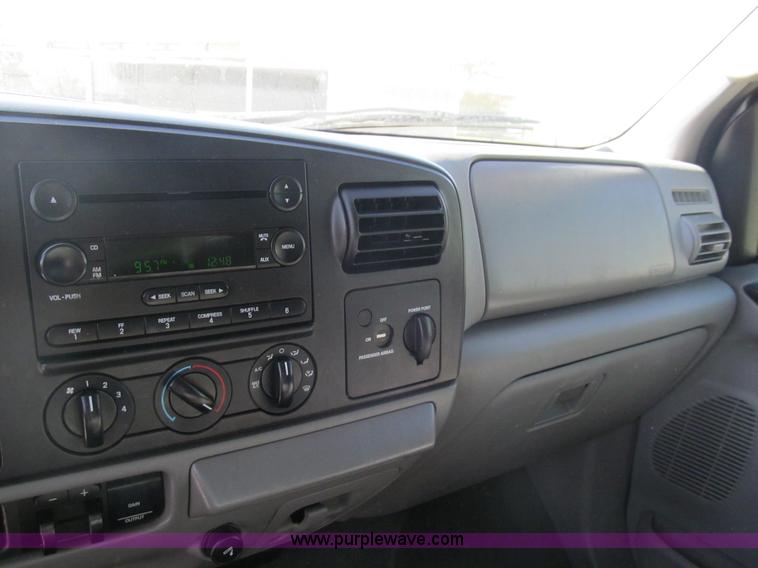 image for item F3062 2006 Ford F250 Lariat Super Duty FX4 SuperCab pickup truck