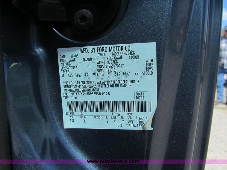 image for item F3062 2006 Ford F250 Lariat Super Duty FX4 SuperCab pickup truck