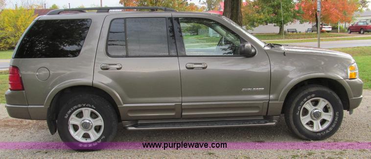 image for item F4613 2002 Ford Explorer Limited SUV