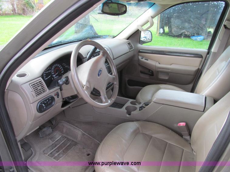 image for item F4613 2002 Ford Explorer Limited SUV