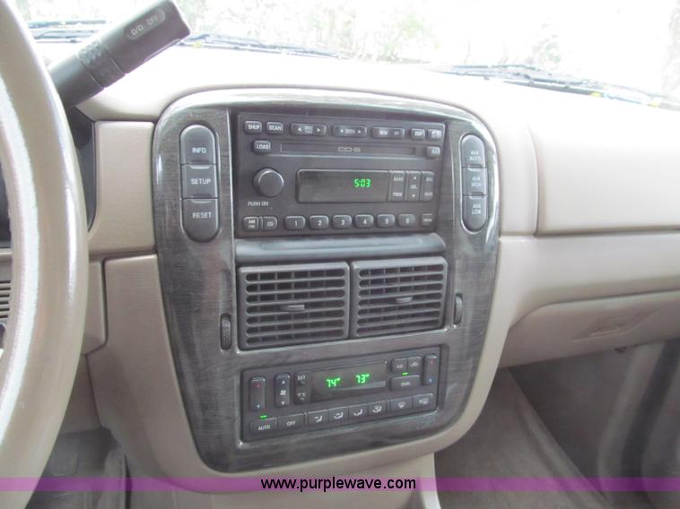 image for item F4613 2002 Ford Explorer Limited SUV