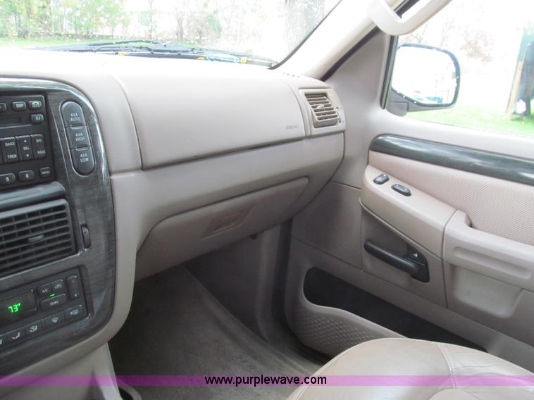 image for item F4613 2002 Ford Explorer Limited SUV