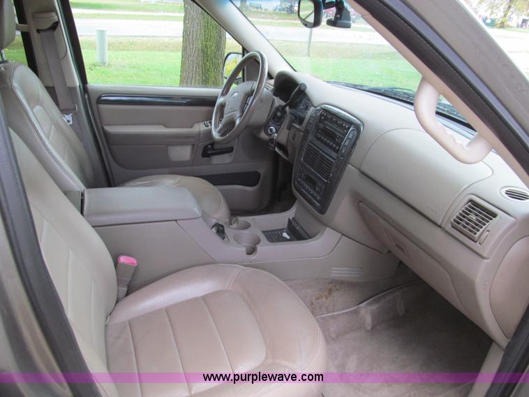 image for item F4613 2002 Ford Explorer Limited SUV