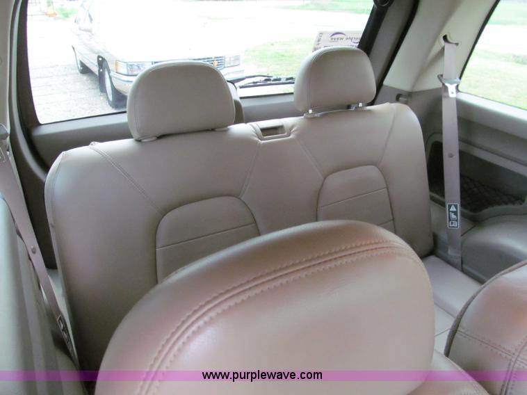 image for item F4613 2002 Ford Explorer Limited SUV
