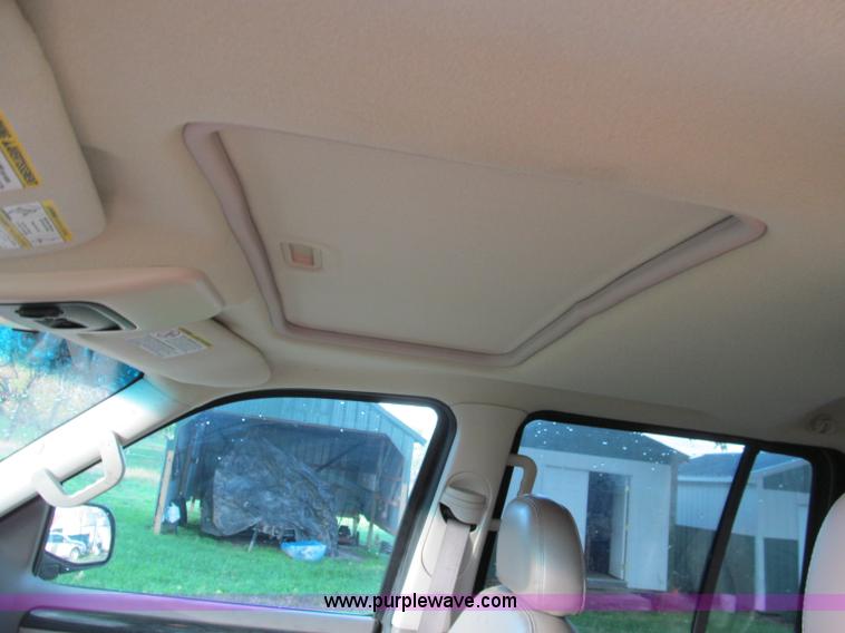 image for item F4613 2002 Ford Explorer Limited SUV