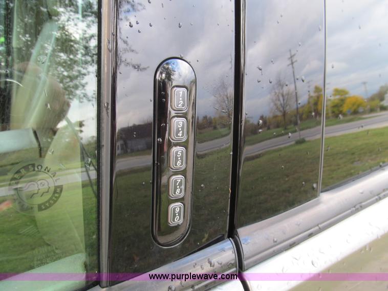 image for item F4613 2002 Ford Explorer Limited SUV