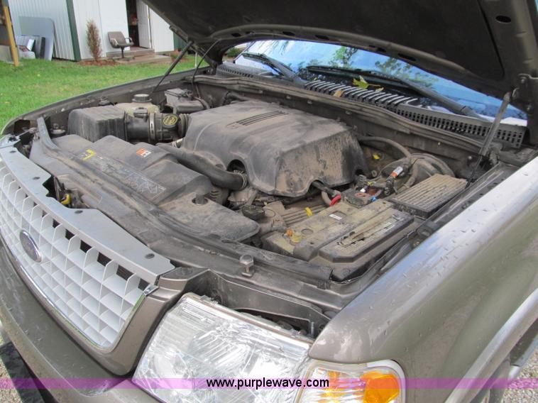 image for item F4613 2002 Ford Explorer Limited SUV