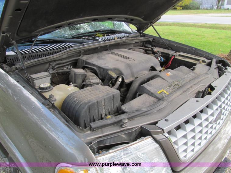 image for item F4613 2002 Ford Explorer Limited SUV