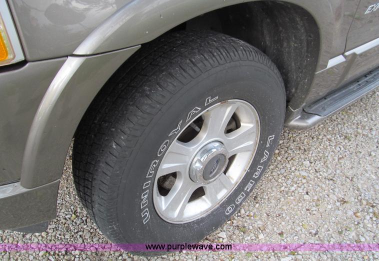 image for item F4613 2002 Ford Explorer Limited SUV