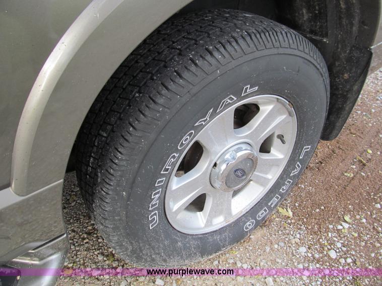 image for item F4613 2002 Ford Explorer Limited SUV