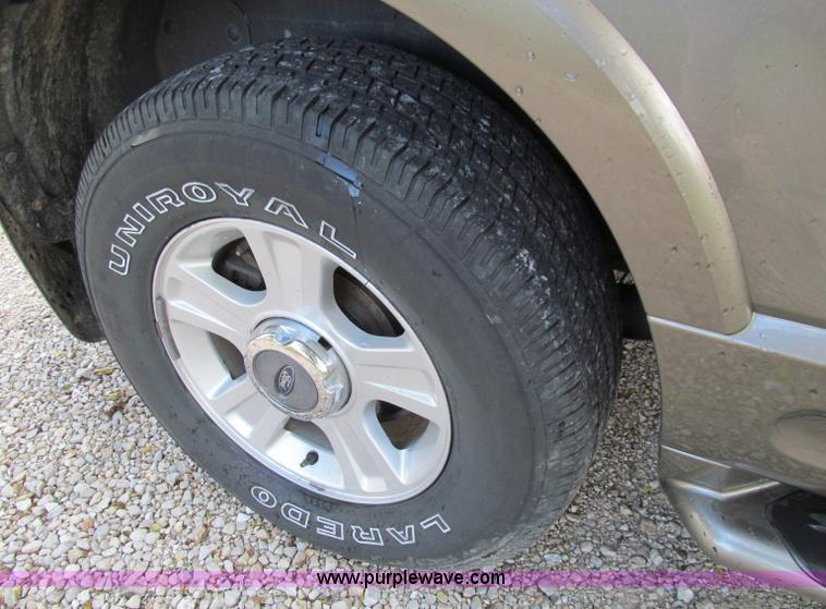 image for item F4613 2002 Ford Explorer Limited SUV