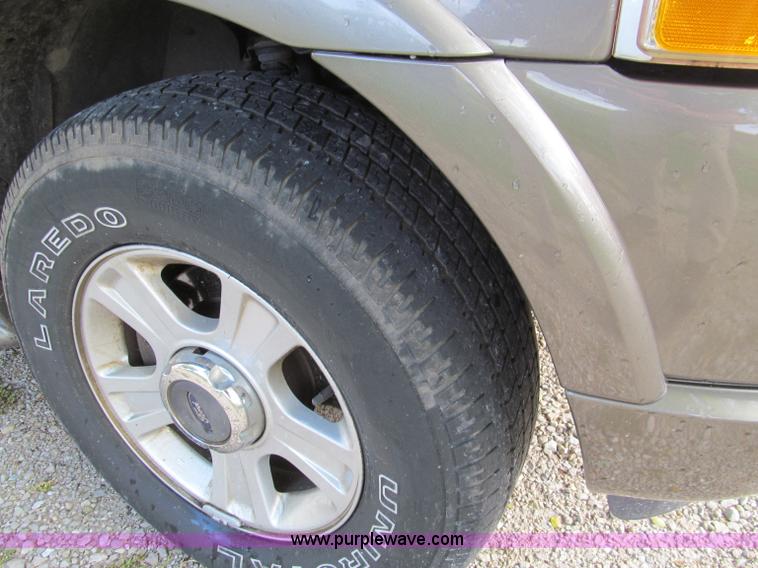 image for item F4613 2002 Ford Explorer Limited SUV