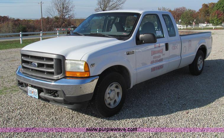 image for item F4632 2000 Ford F250 Super Duty SuperCab pickup truck
