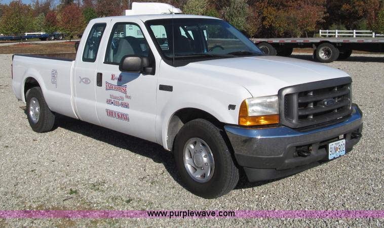 image for item F4632 2000 Ford F250 Super Duty SuperCab pickup truck