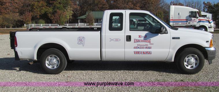 image for item F4632 2000 Ford F250 Super Duty SuperCab pickup truck