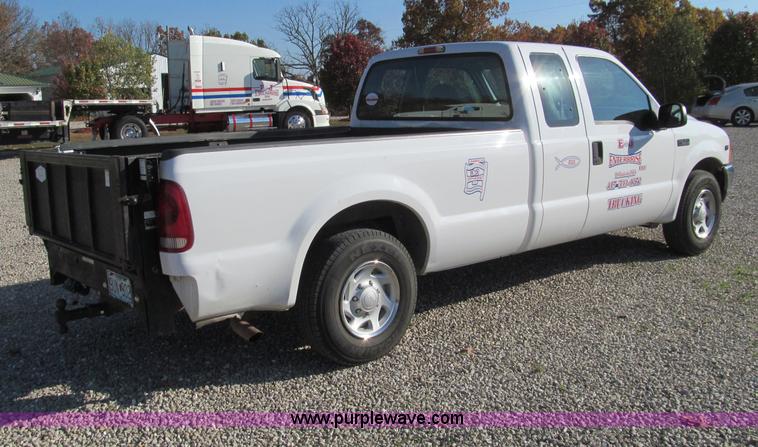 image for item F4632 2000 Ford F250 Super Duty SuperCab pickup truck