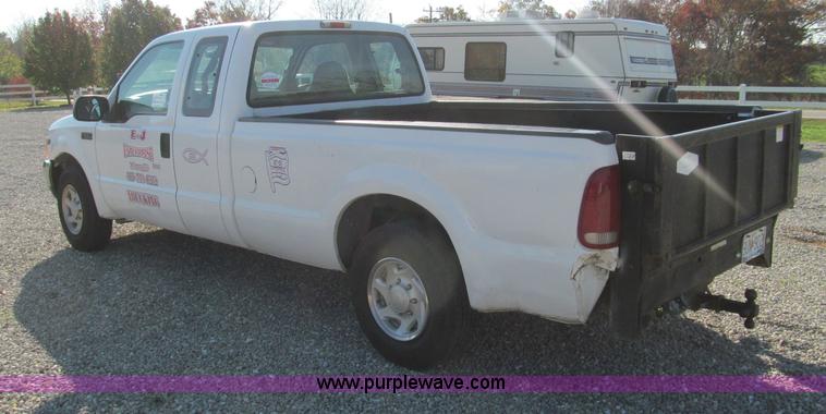 image for item F4632 2000 Ford F250 Super Duty SuperCab pickup truck