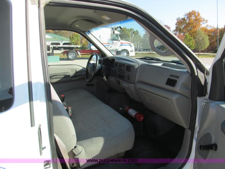 image for item F4632 2000 Ford F250 Super Duty SuperCab pickup truck