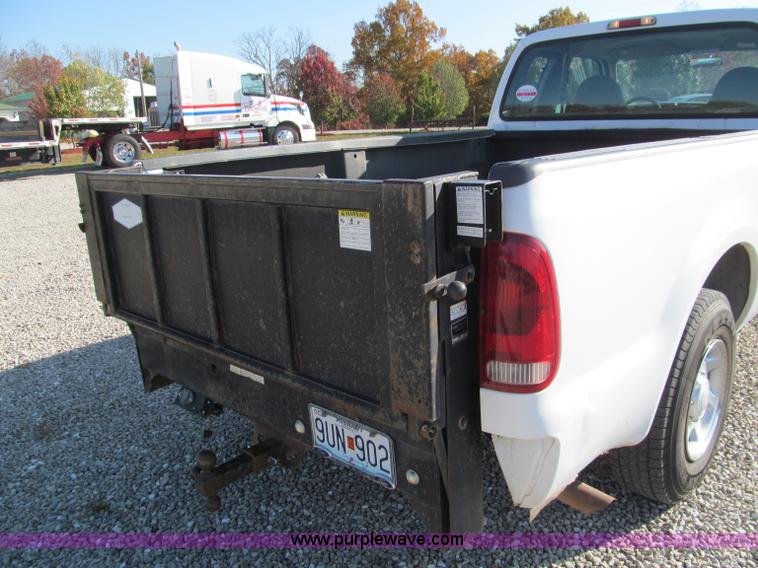 image for item F4632 2000 Ford F250 Super Duty SuperCab pickup truck