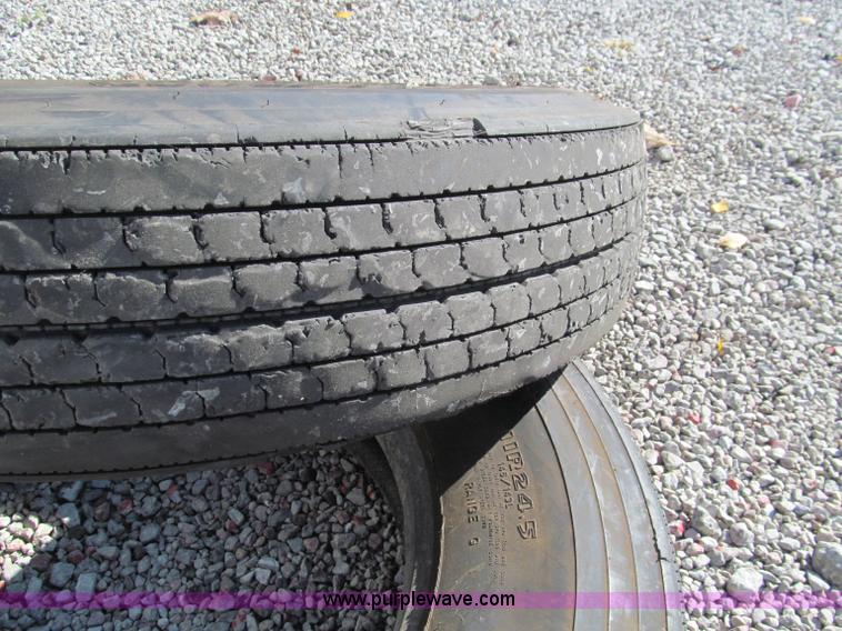 image for item F4636 (2) 11R24.5 tires
