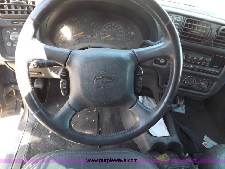 image for item F6210 2000 Chevrolet Blazer LT SUV