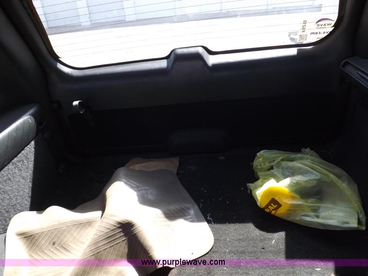 image for item F6210 2000 Chevrolet Blazer LT SUV