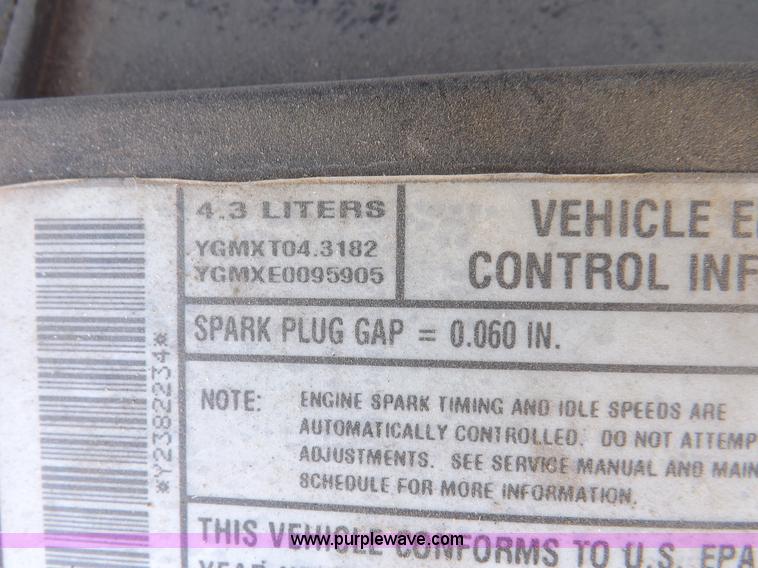 image for item F6210 2000 Chevrolet Blazer LT SUV