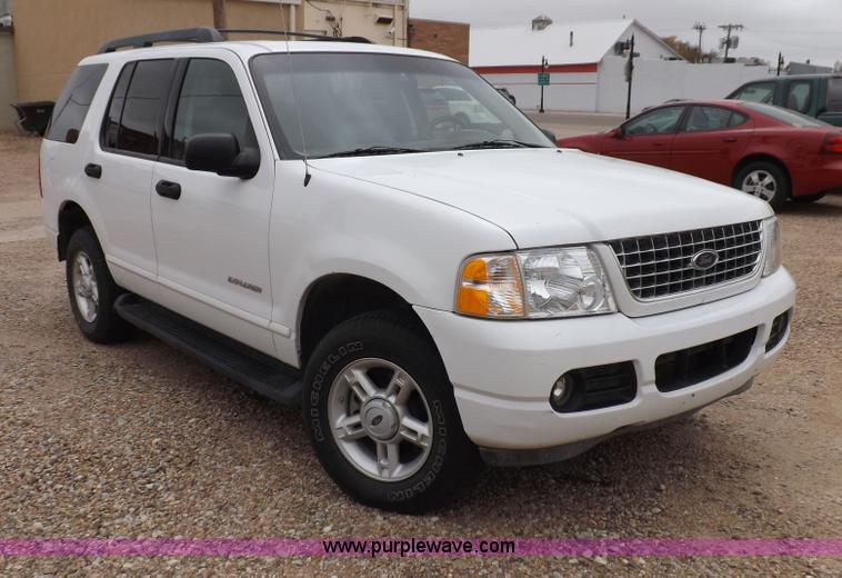 image for item F6232 2005 Ford Explorer XLT SUV