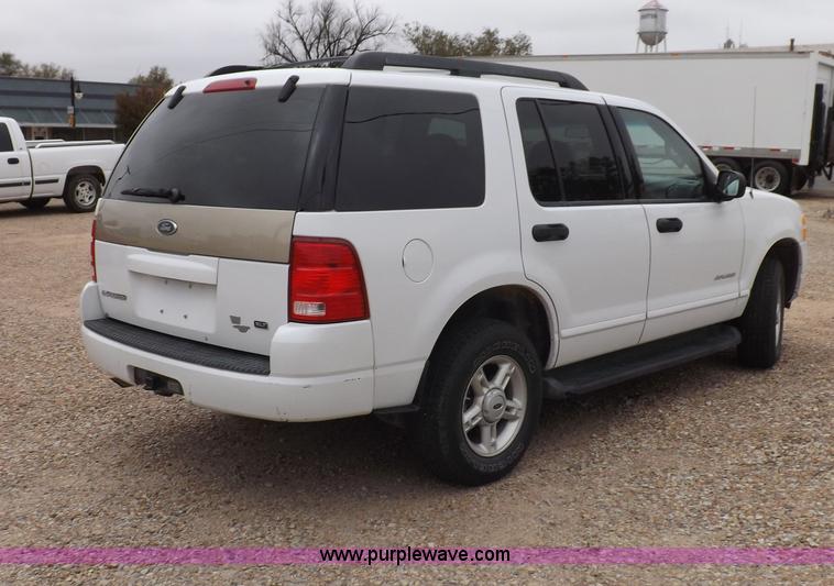 image for item F6232 2005 Ford Explorer XLT SUV