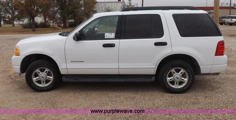 image for item F6232 2005 Ford Explorer XLT SUV