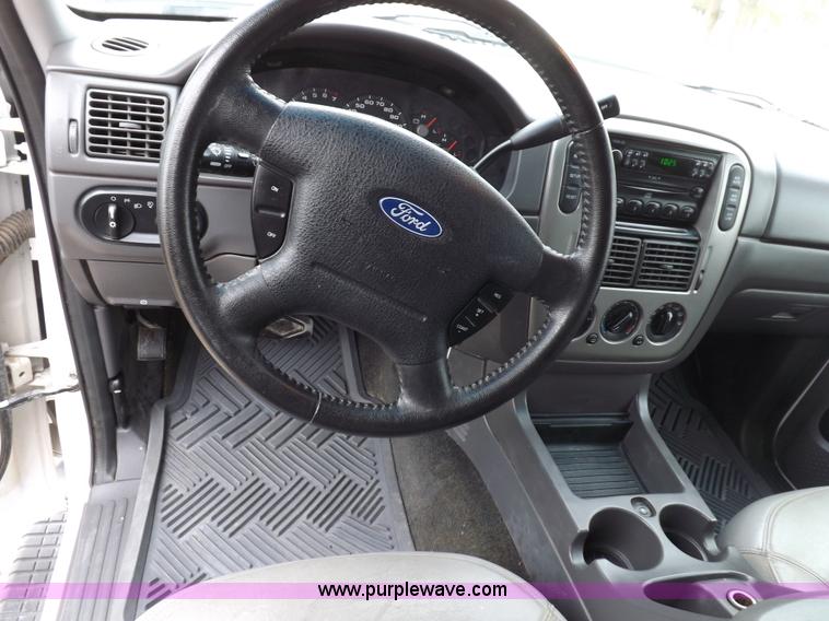 image for item F6232 2005 Ford Explorer XLT SUV