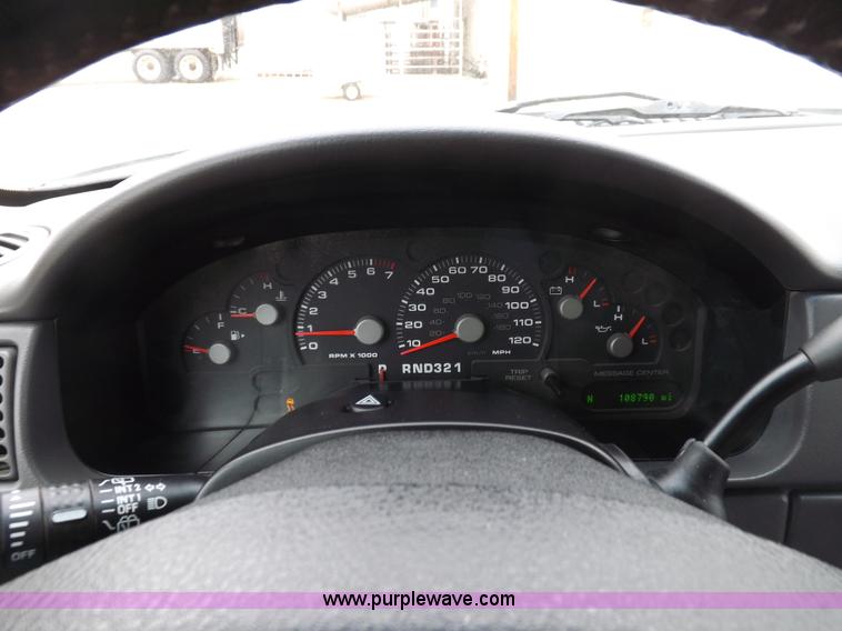 image for item F6232 2005 Ford Explorer XLT SUV