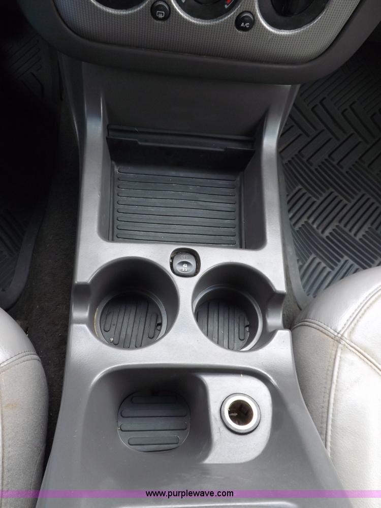 image for item F6232 2005 Ford Explorer XLT SUV