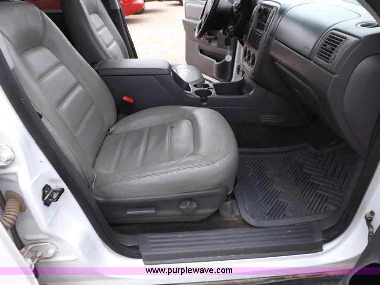 image for item F6232 2005 Ford Explorer XLT SUV