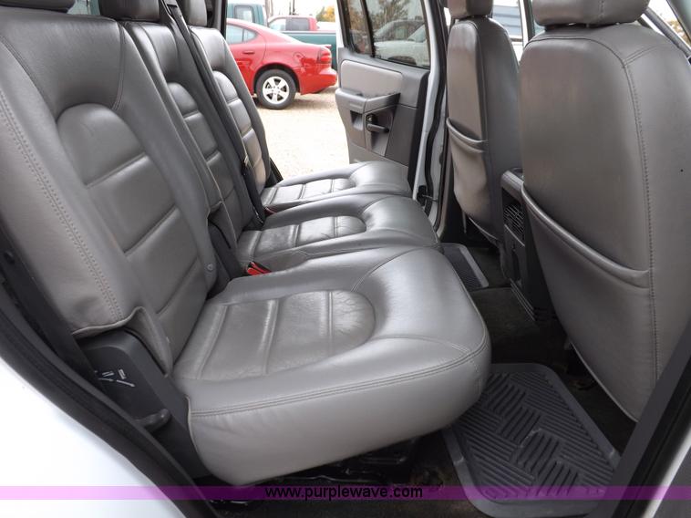 image for item F6232 2005 Ford Explorer XLT SUV