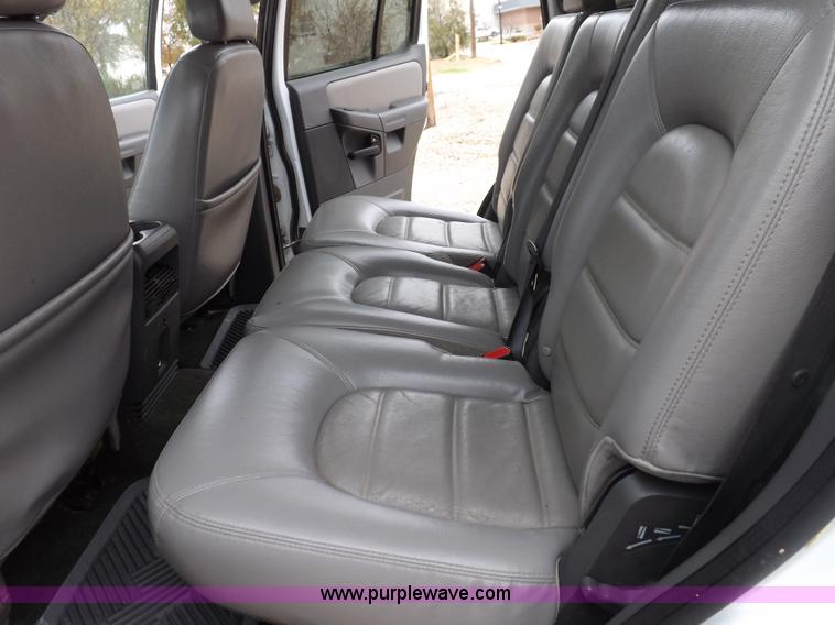 image for item F6232 2005 Ford Explorer XLT SUV