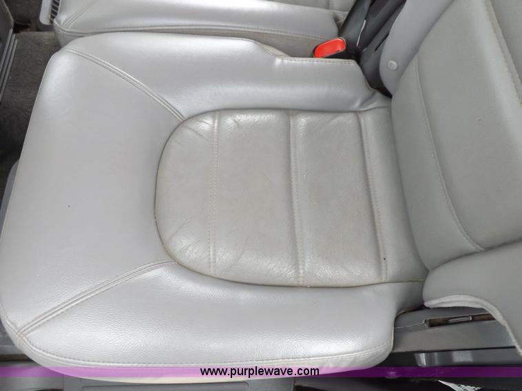 image for item F6232 2005 Ford Explorer XLT SUV