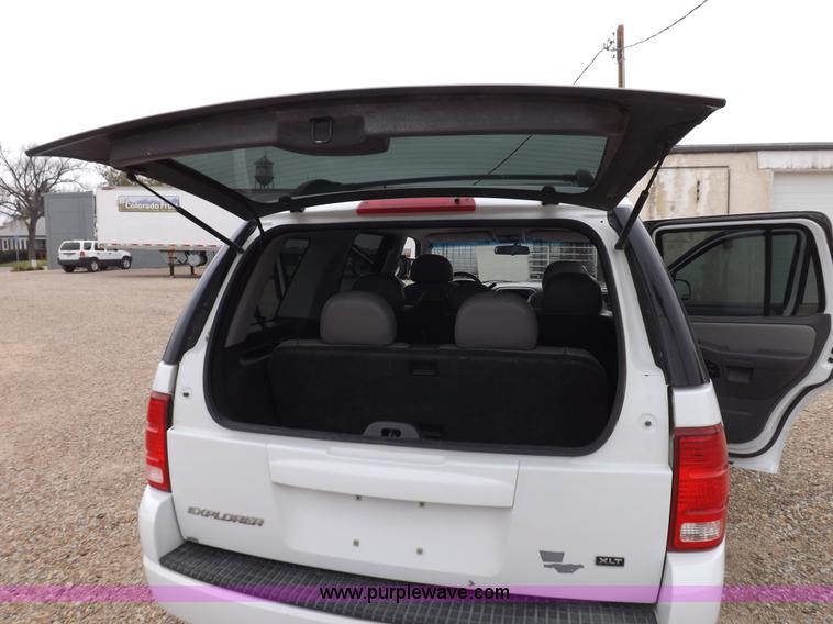 image for item F6232 2005 Ford Explorer XLT SUV
