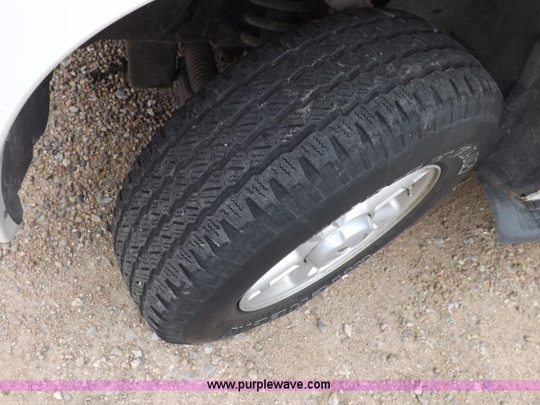 image for item F6232 2005 Ford Explorer XLT SUV