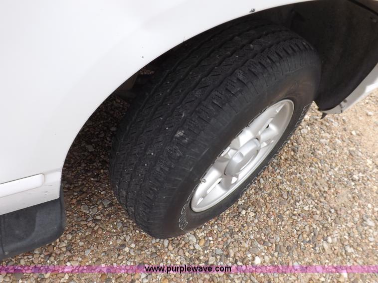 image for item F6232 2005 Ford Explorer XLT SUV